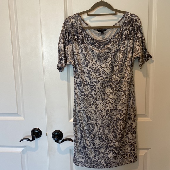 Dress, only worn once, very comfortable material, stretch. - Picture 2 of 3